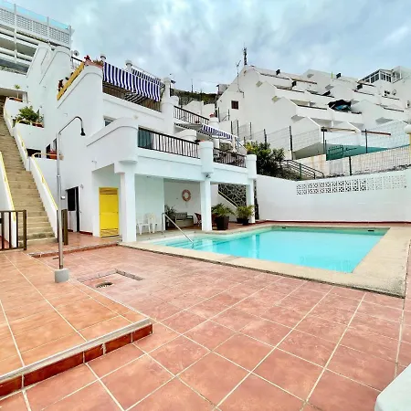 With Beautiful View, Pool, Aircon - Puerto Rico Apartment