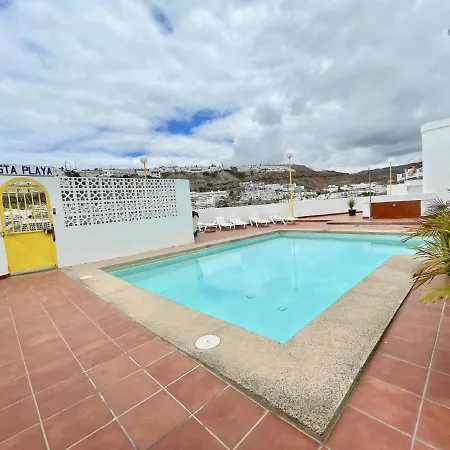 With Beautiful View, Pool, Aircon - Puerto Rico
