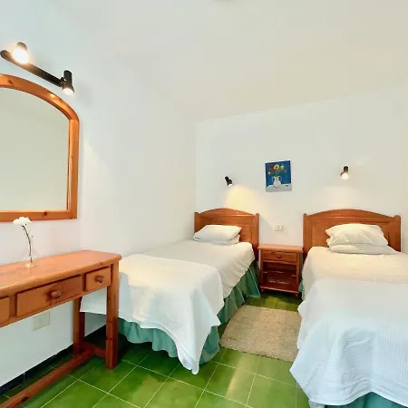 With Beautiful View, Pool, Aircon - Puerto Rico Apartment *