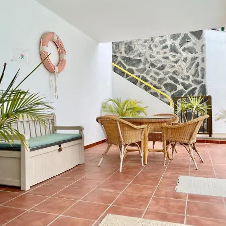With Beautiful View, Pool, Aircon - Puerto Rico Apartment *