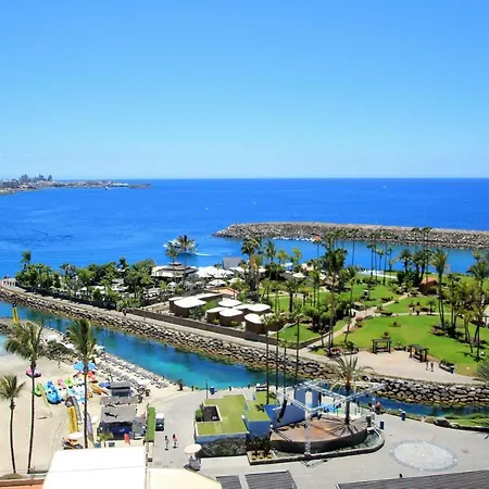 Apartment With Beautiful View, Pool, Aircon - Puerto Rico *