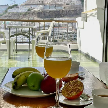 With Beautiful View, Pool, Aircon - Puerto Rico Apartment